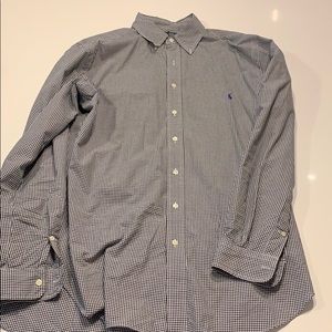 Men’s classic fit Polo button up.